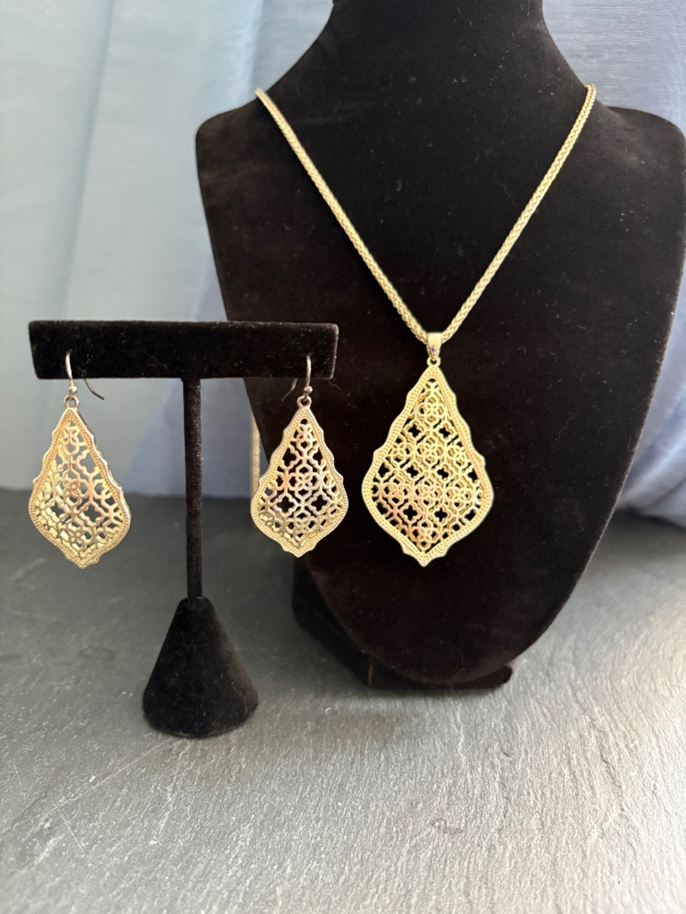 Kendra Scott Aiden Long Necklace & Addie Drop Earrings Set Gold Filigree